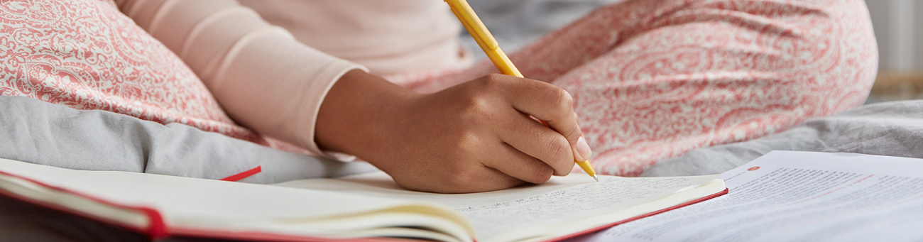 Escritura terapéutica: Transformar el dolor en un relato con sentido